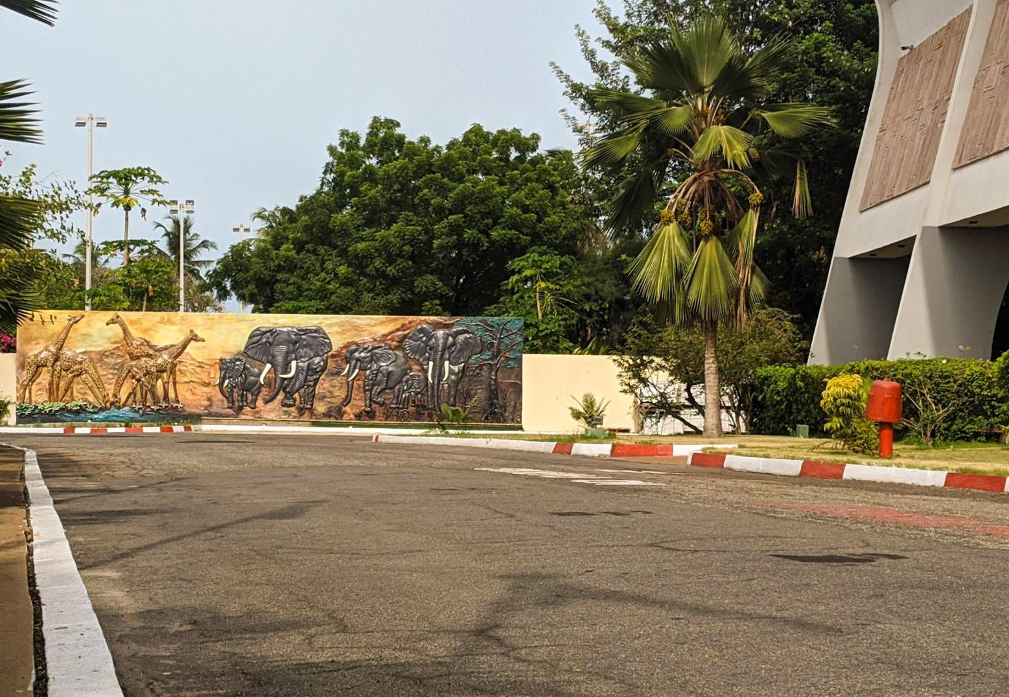 Hotel Sarakawa Lome Luaran gambar