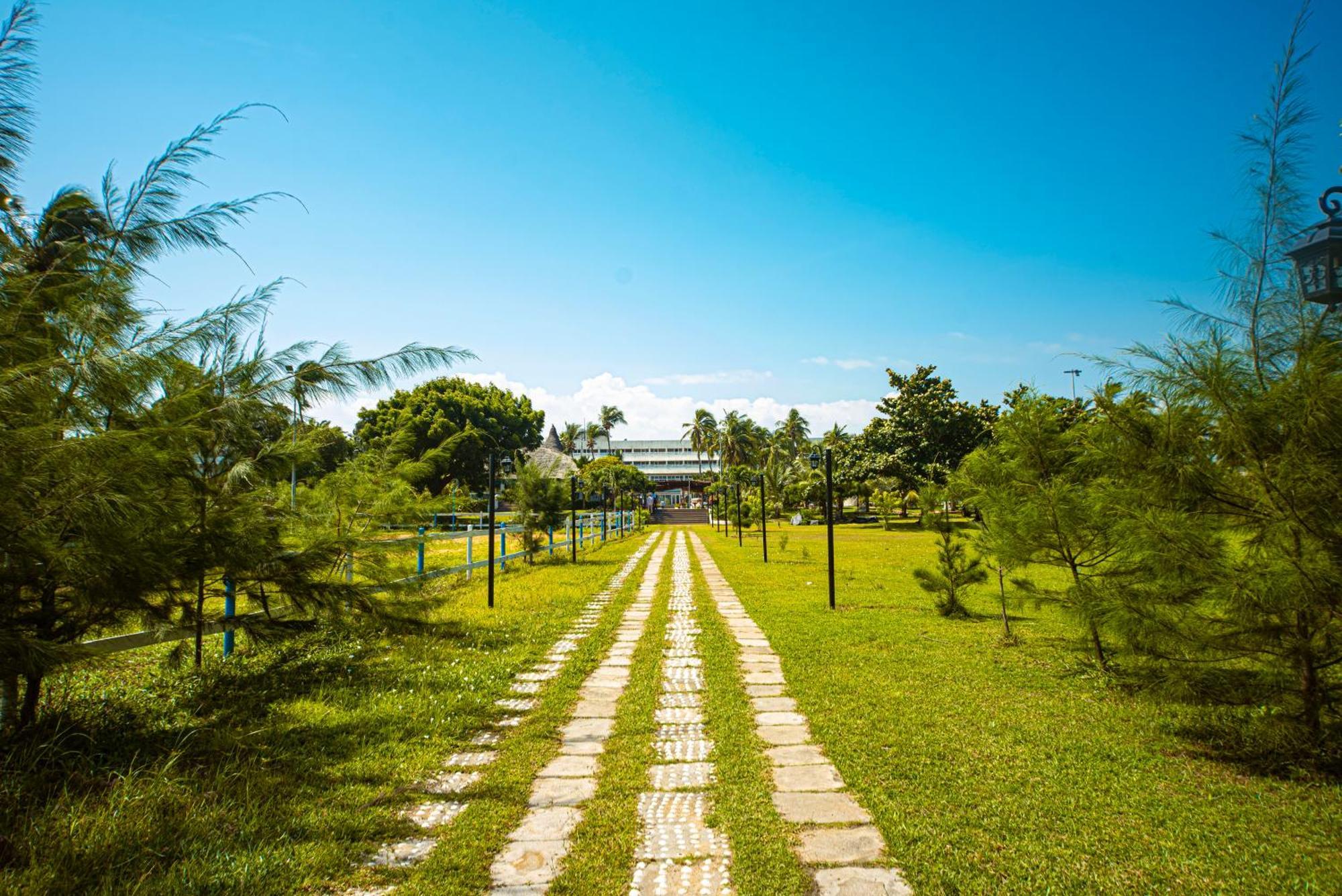 Hotel Sarakawa Lome Luaran gambar