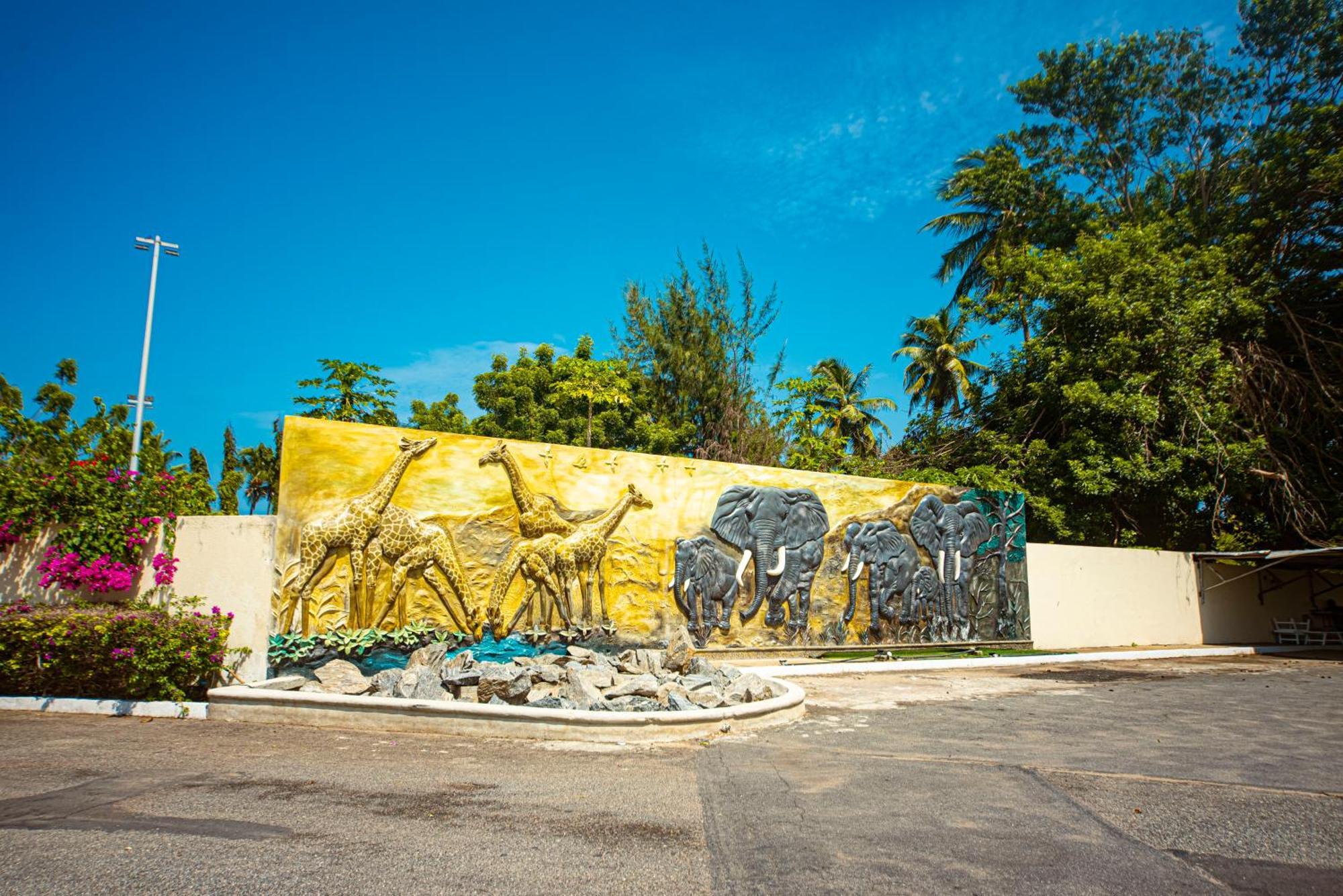 Hotel Sarakawa Lome Luaran gambar