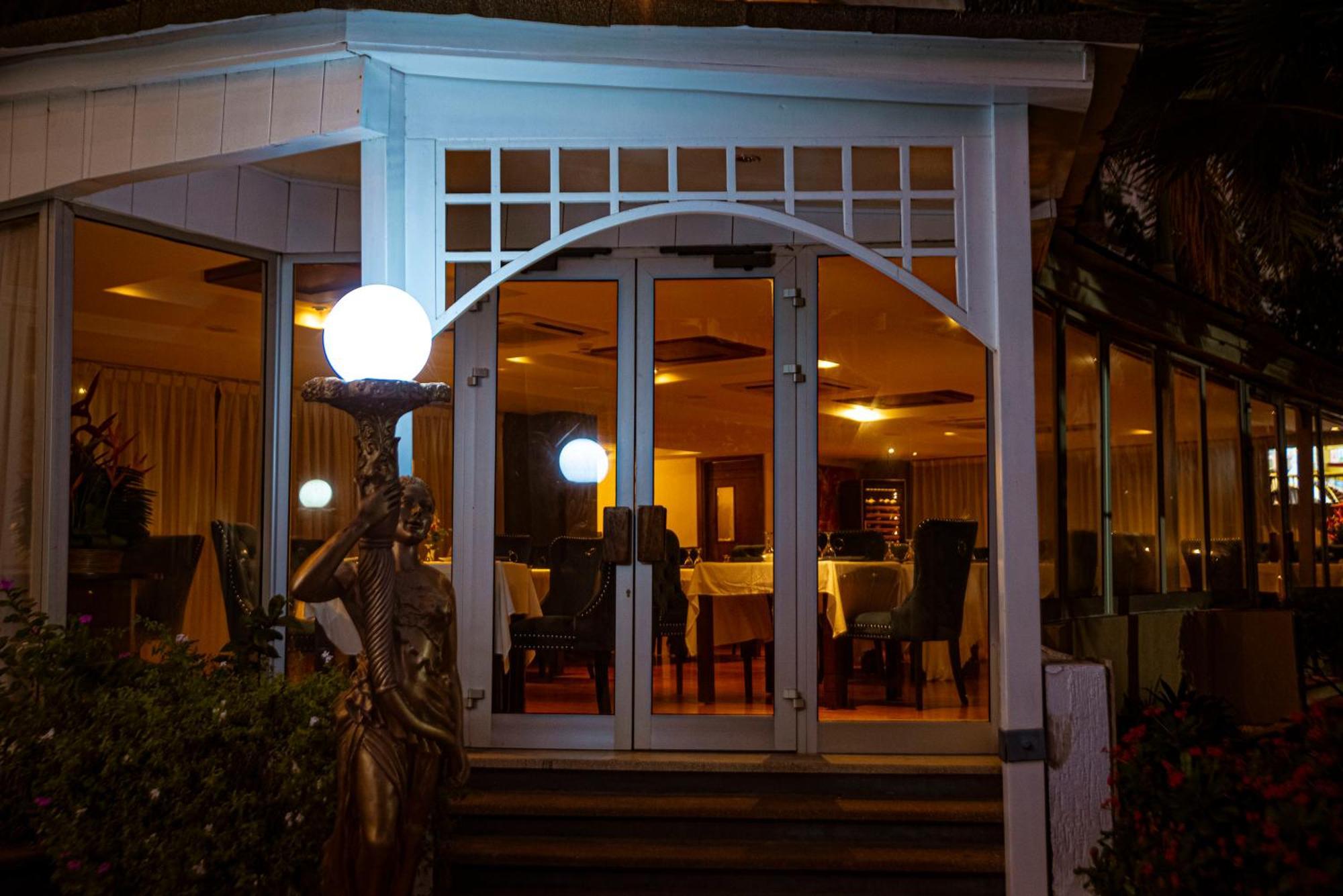 Hotel Sarakawa Lome Luaran gambar