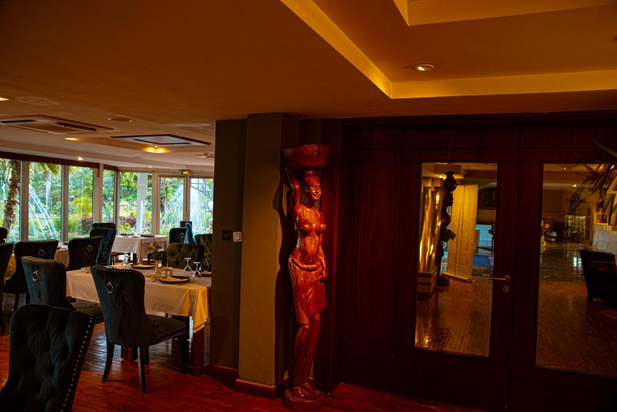 Hotel Sarakawa Lome Luaran gambar