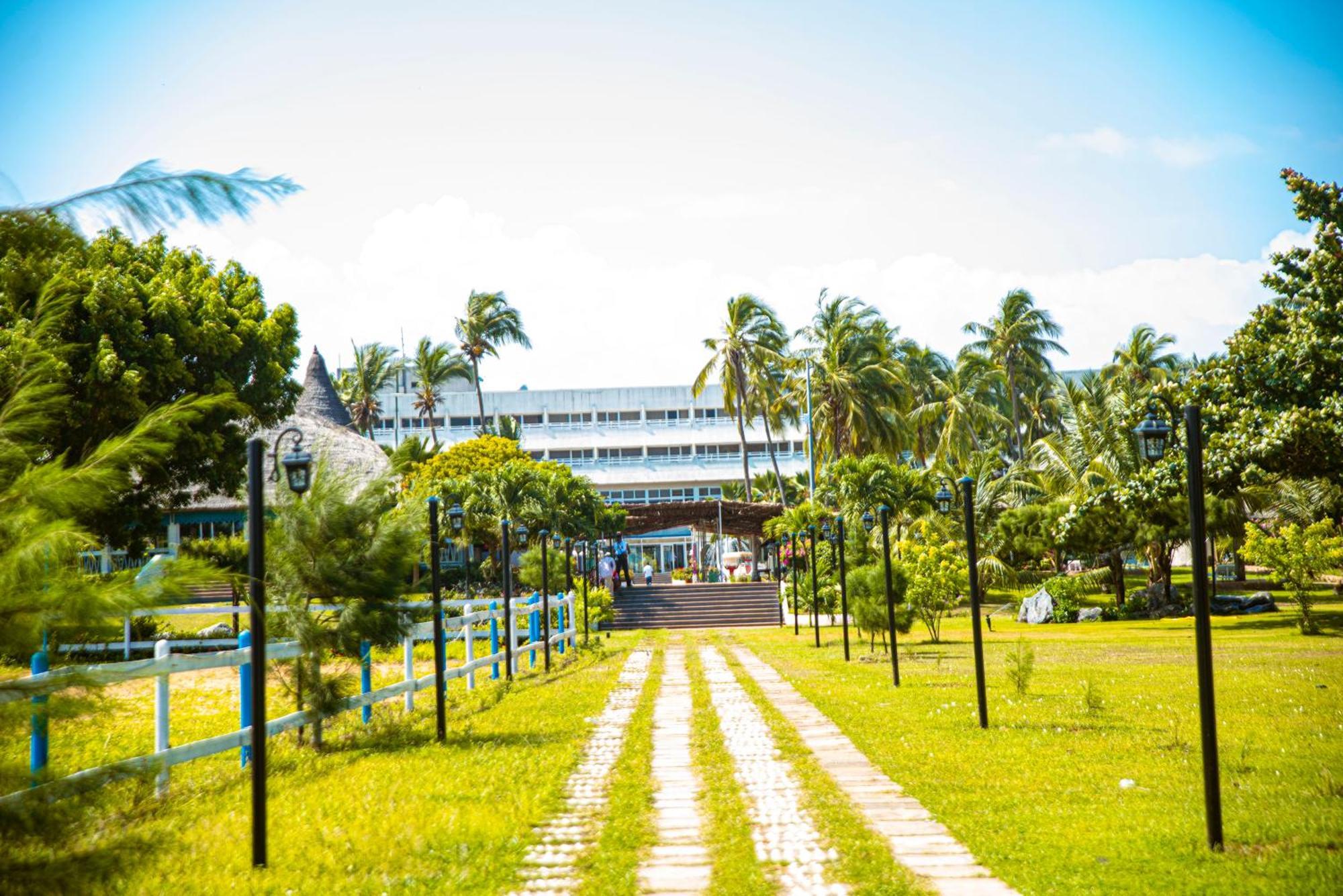 Hotel Sarakawa Lome Luaran gambar