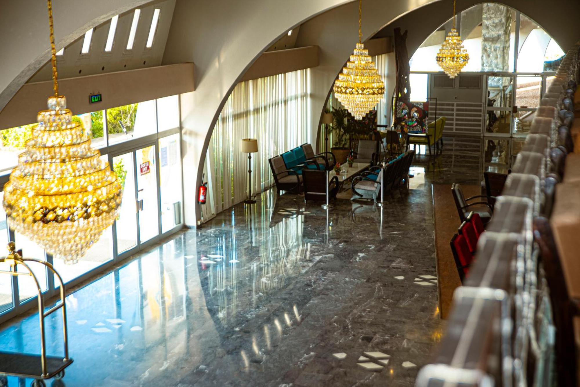 Hotel Sarakawa Lome Luaran gambar