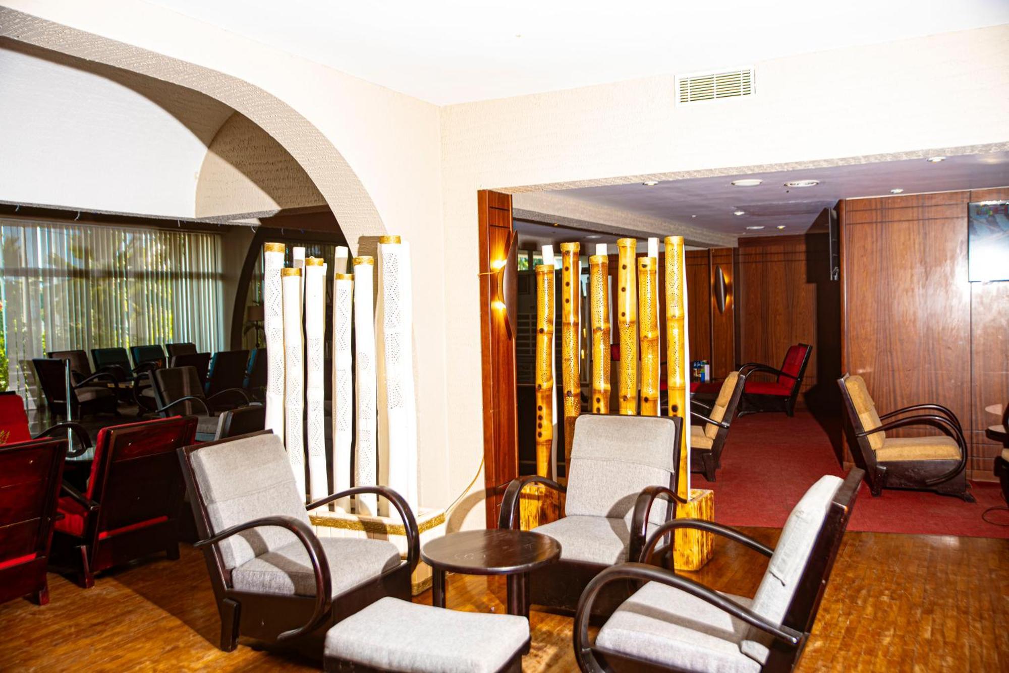 Hotel Sarakawa Lome Luaran gambar